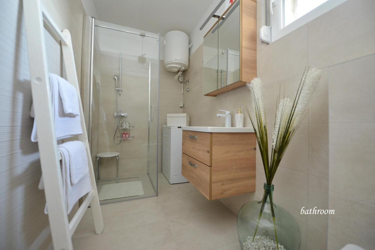 Apartman Lola 자다르 외부 사진